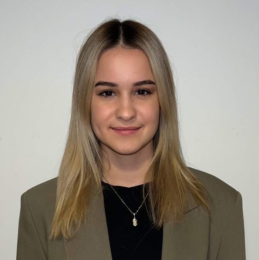 Melike Önal Photo